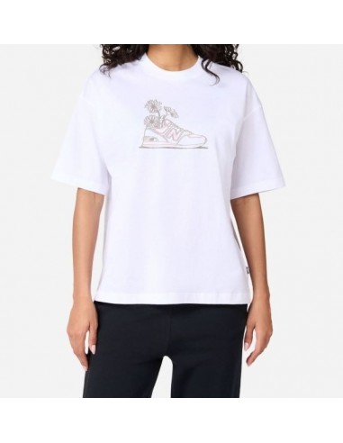 Camiseta NEW BALANCE Oversized Flower T-Shirt...