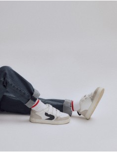 ZAPATILLAS INFANTILES ZIPPY CON TIRAS ADHESIVAS