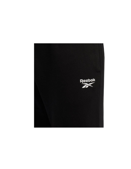 PANTALÓN LARGO NEGRO REEBOK ANDRE SMALL LOGO CUFFED VECTOR BLACK hombre  100240231
