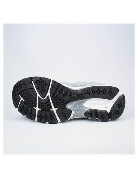 Zapatilla NEW BALANCE 2002R M2002RST Gris